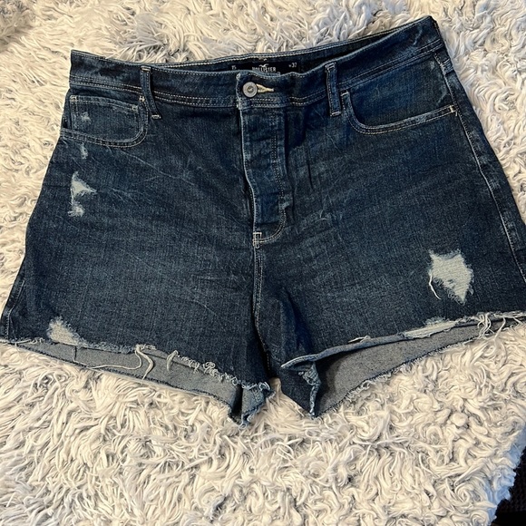 Hollister Distressed Denim Shorts - 32 - Picture 1 of 3
